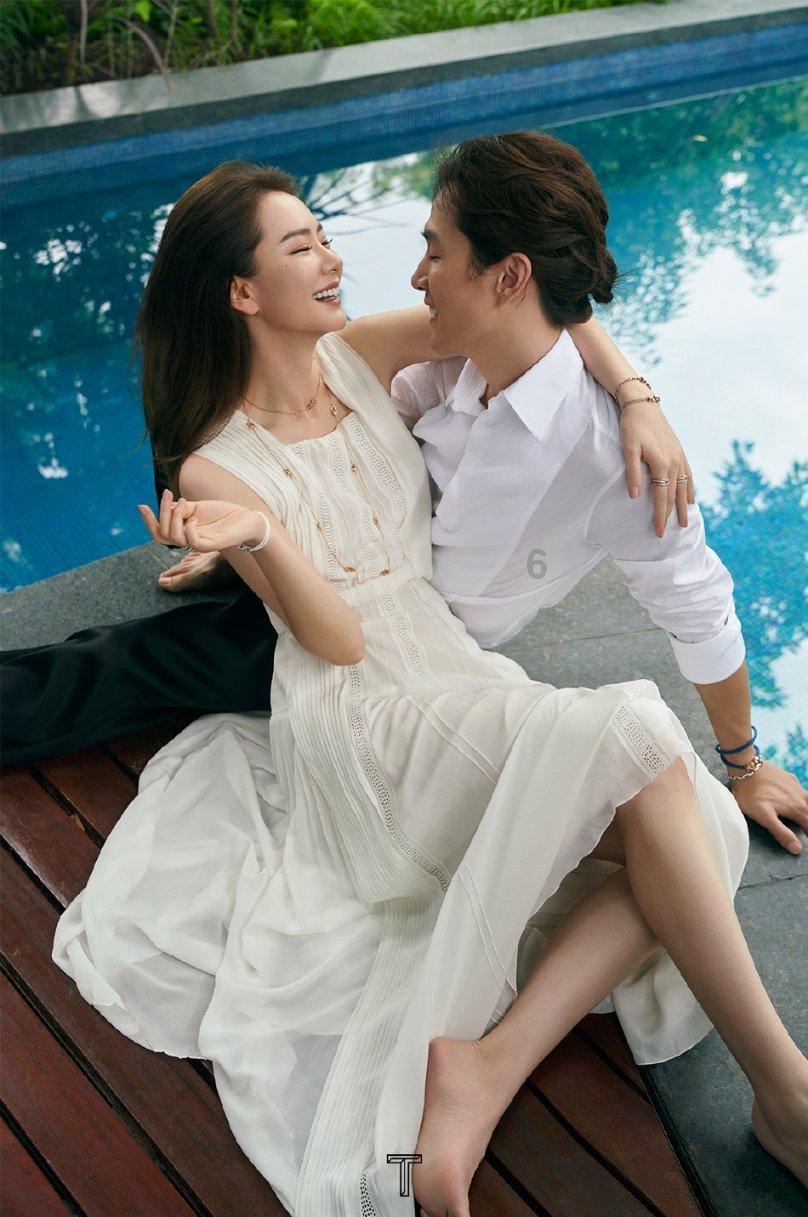 福原爱带娃游迪士尼，烈日下紧抱儿子提满礼物，你怎么看？游戏画面